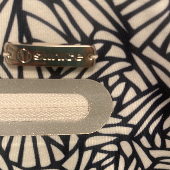 NWOT Sunice Golf Skort - Picture 3 of 4